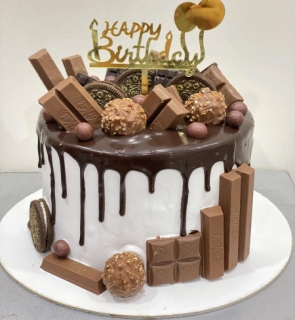 Yummilicious Chocolate Drip Cake